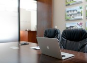 实体办公 vs 地址挂靠：香港公司注册地址选择策略